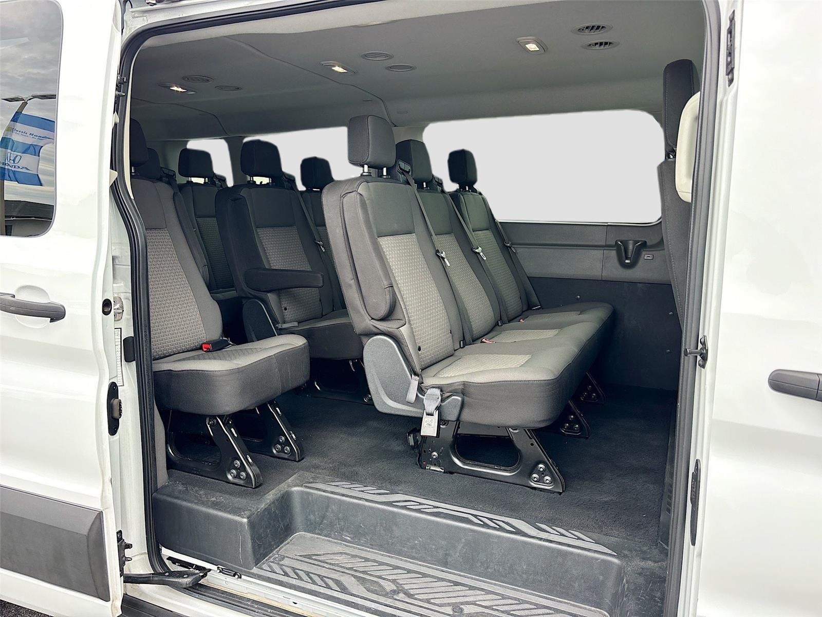 2024 Ford Transit Passenger Wagon XLT