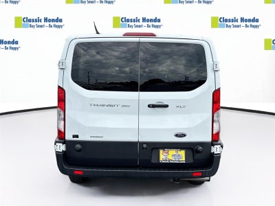 2024 Ford Transit Passenger Wagon XLT