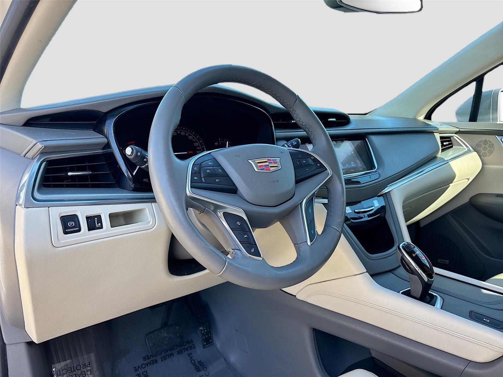 2017 Cadillac XT5 Luxury FWD