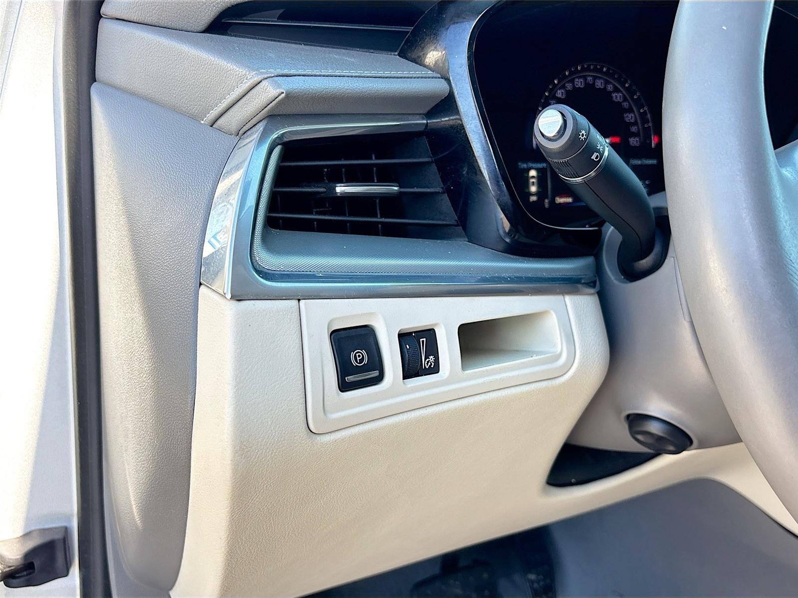 2017 Cadillac XT5 Luxury FWD