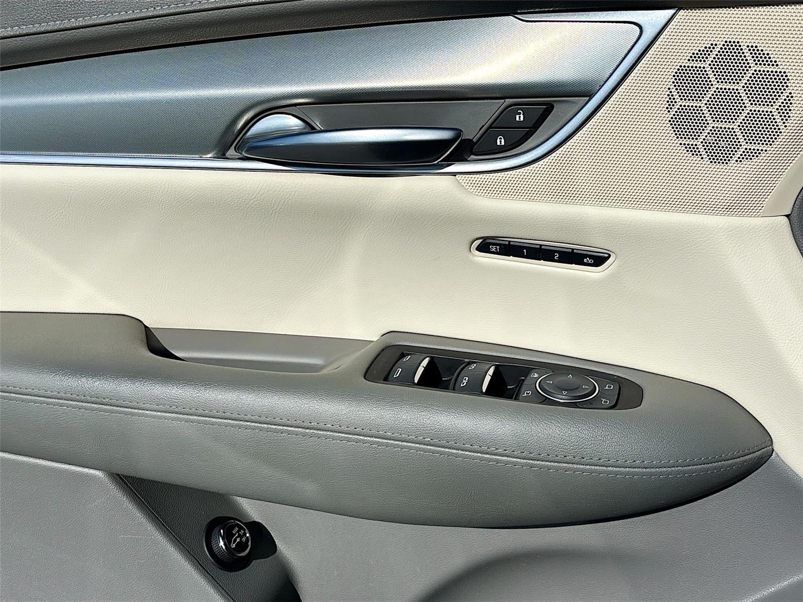 2017 Cadillac XT5 Luxury FWD