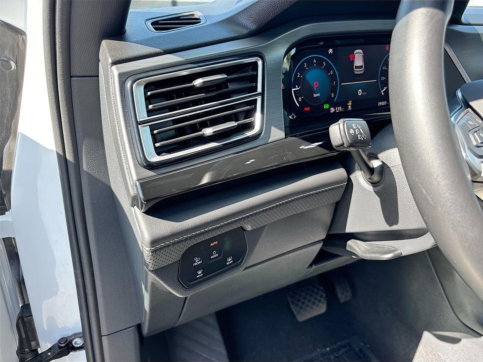 2025 Volkswagen Atlas Cross Sport 2.0T SE w/Technology