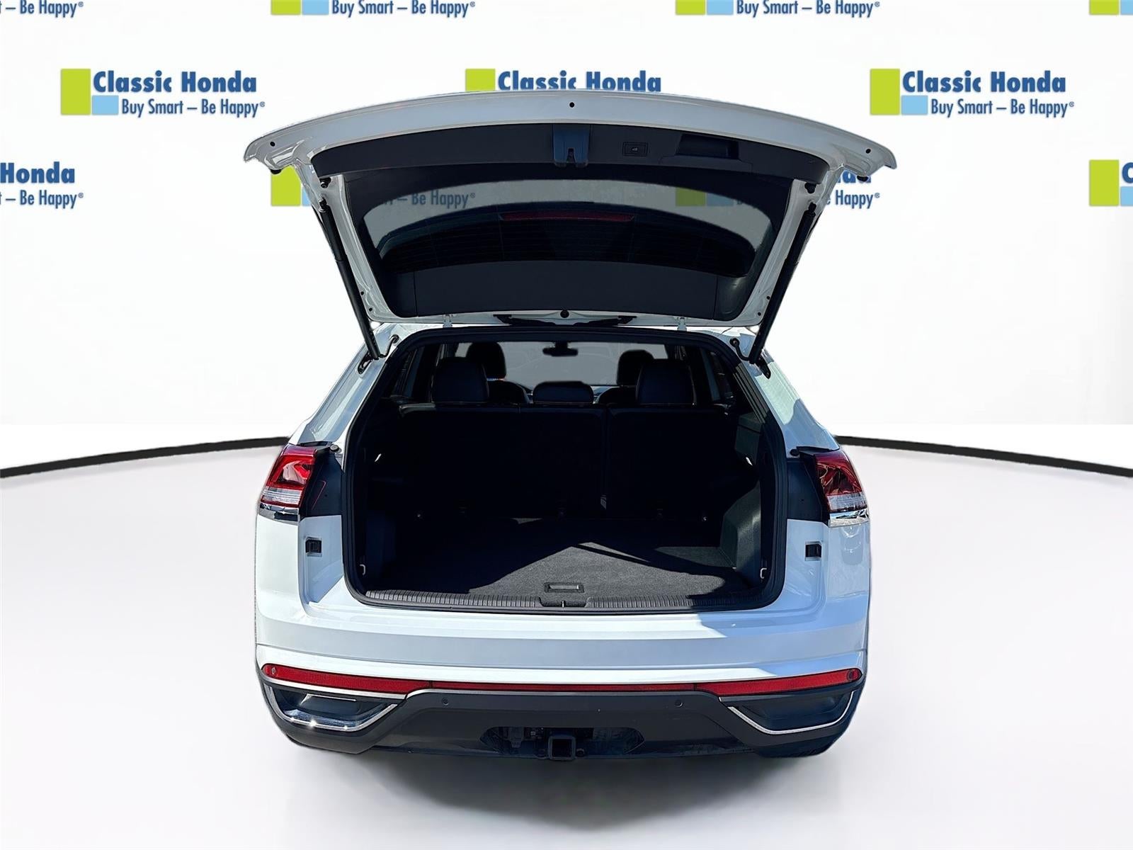 2025 Volkswagen Atlas Cross Sport 2.0T SE w/Technology