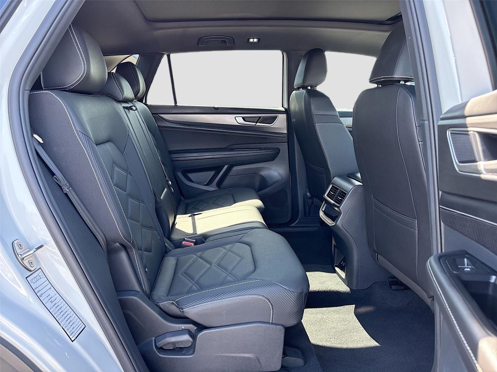 2025 Volkswagen Atlas Cross Sport 2.0T SE w/Technology