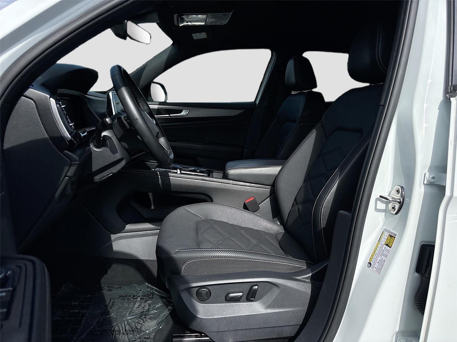 2025 Volkswagen Atlas Cross Sport 2.0T SE w/Technology
