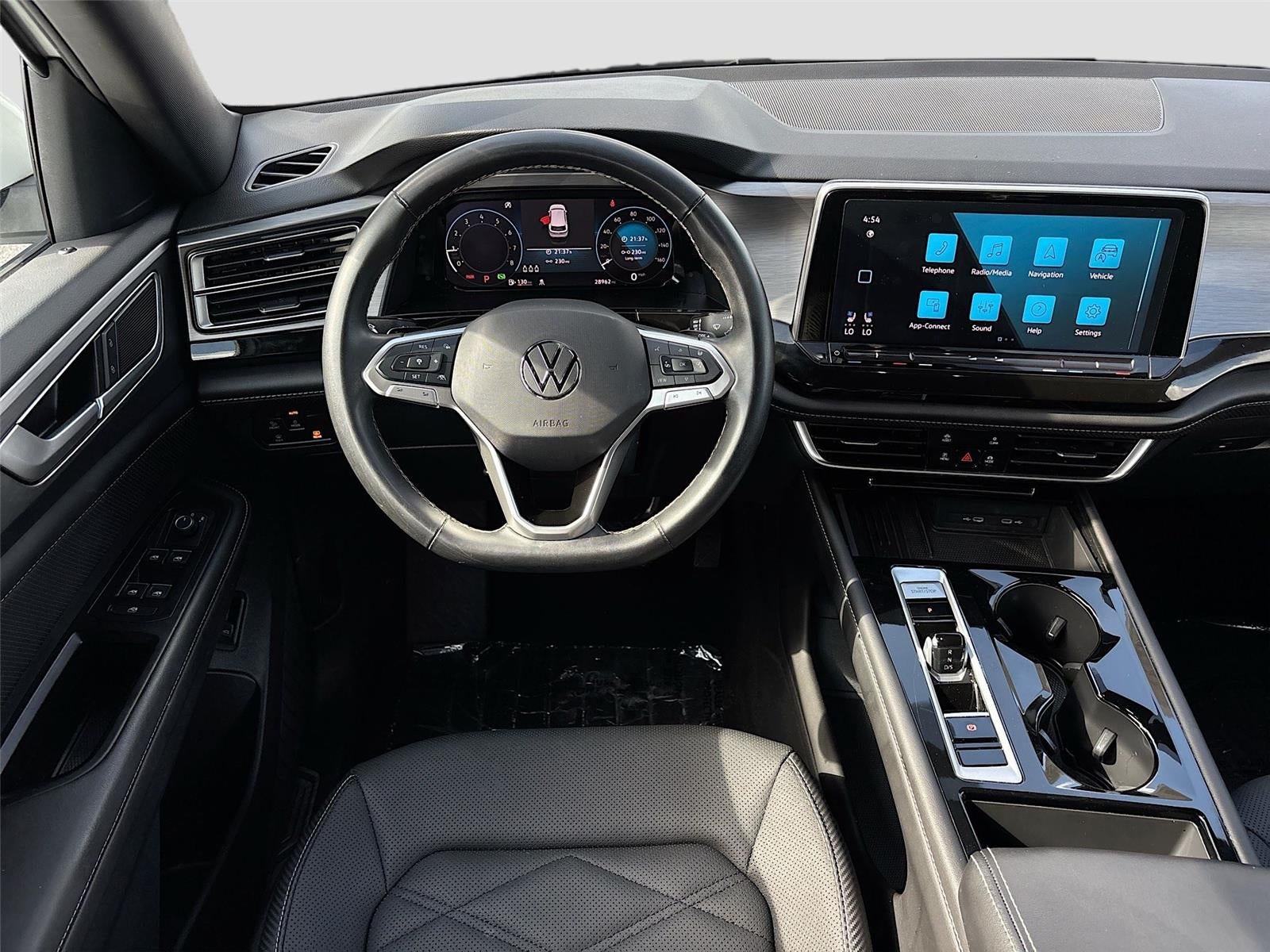 2025 Volkswagen Atlas Cross Sport 2.0T SE w/Technology