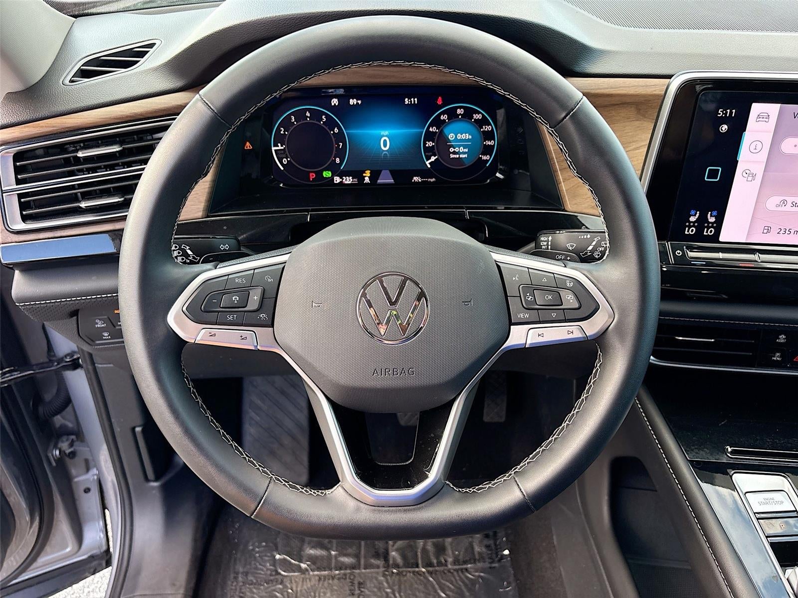 2025 Volkswagen Atlas 2.0T SE w/Technology