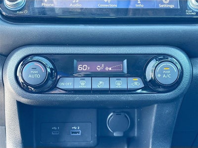 2021 Nissan Kicks SR