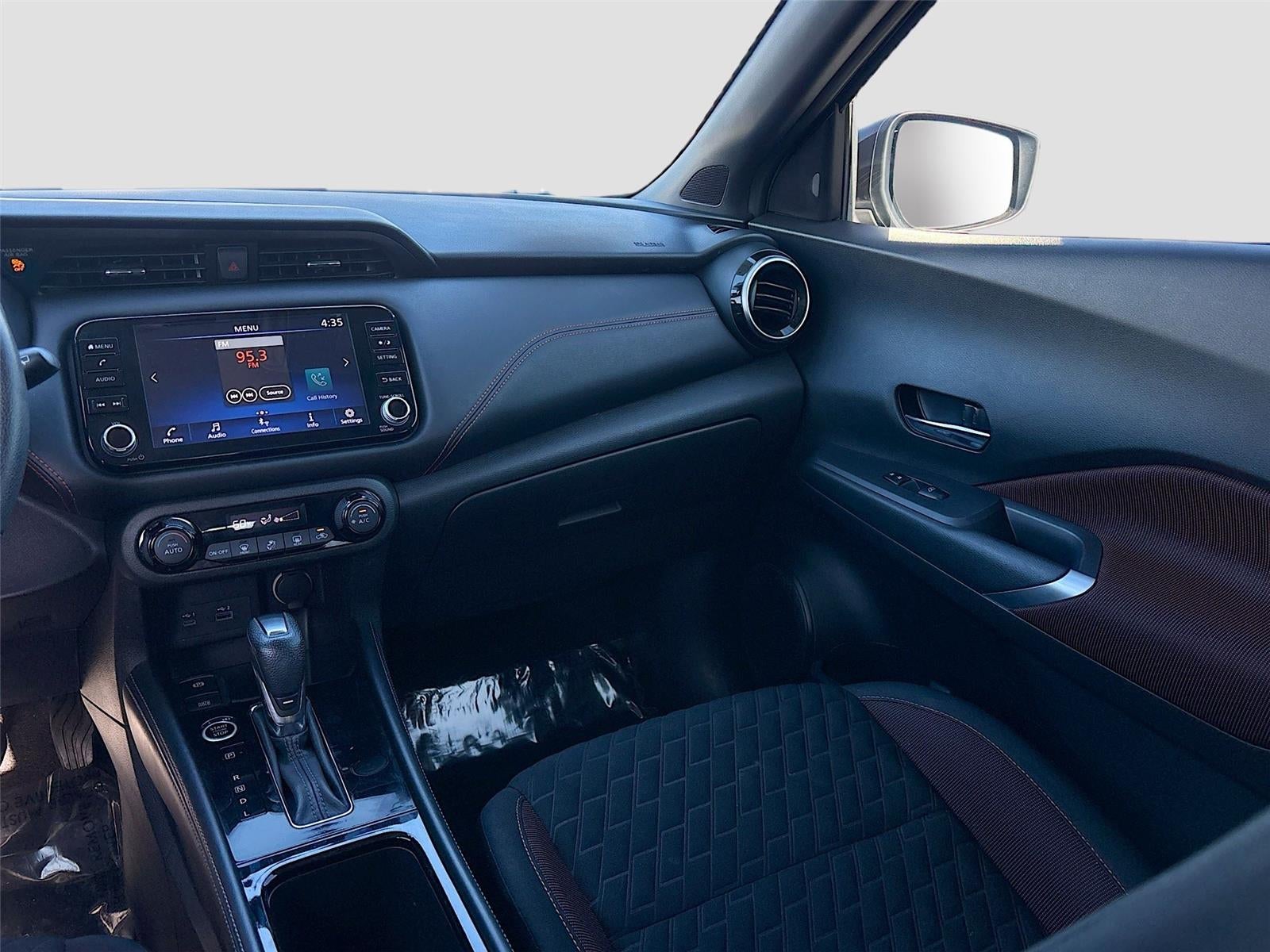 2021 Nissan Kicks SR