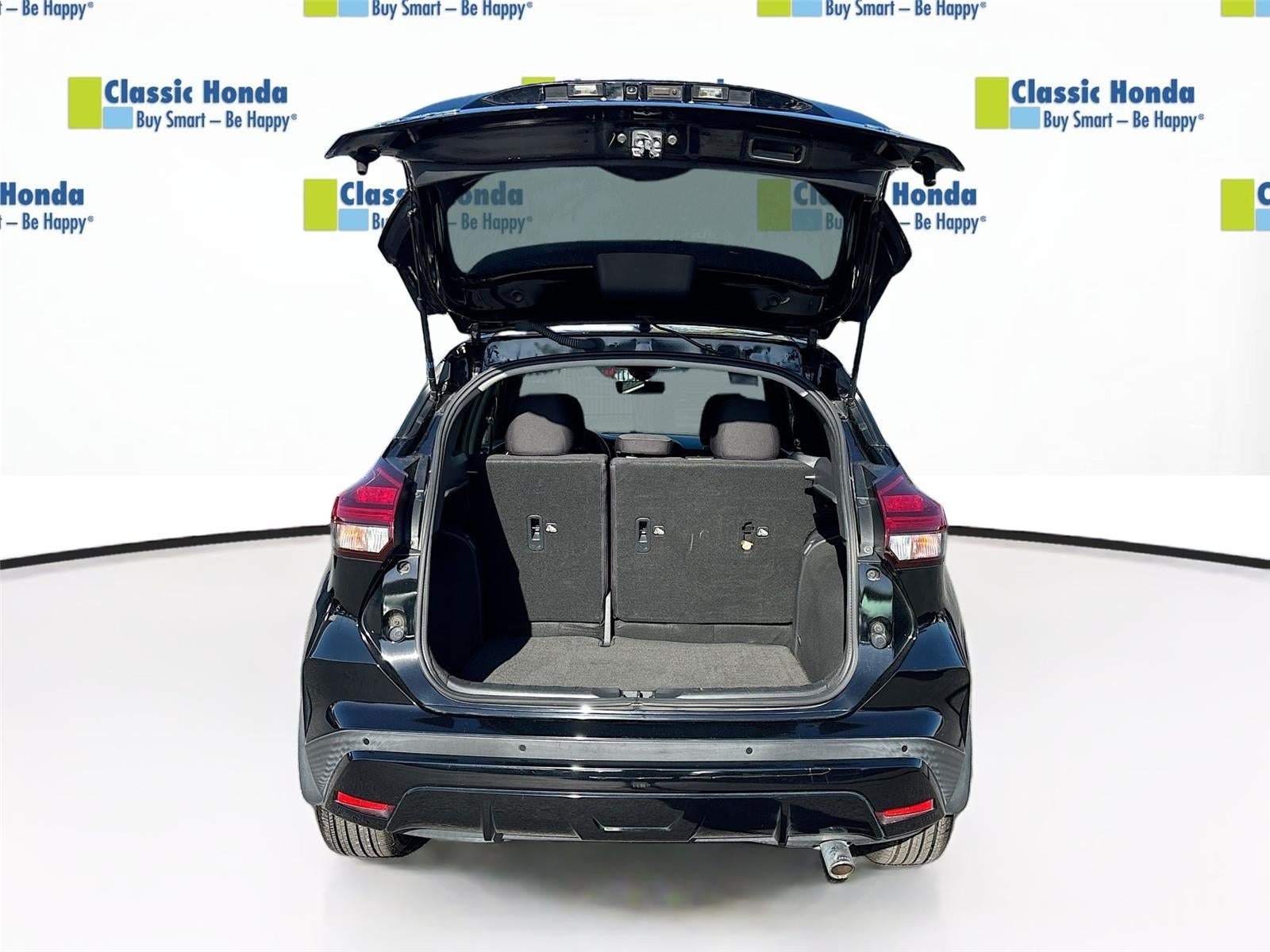 2021 Nissan Kicks SR