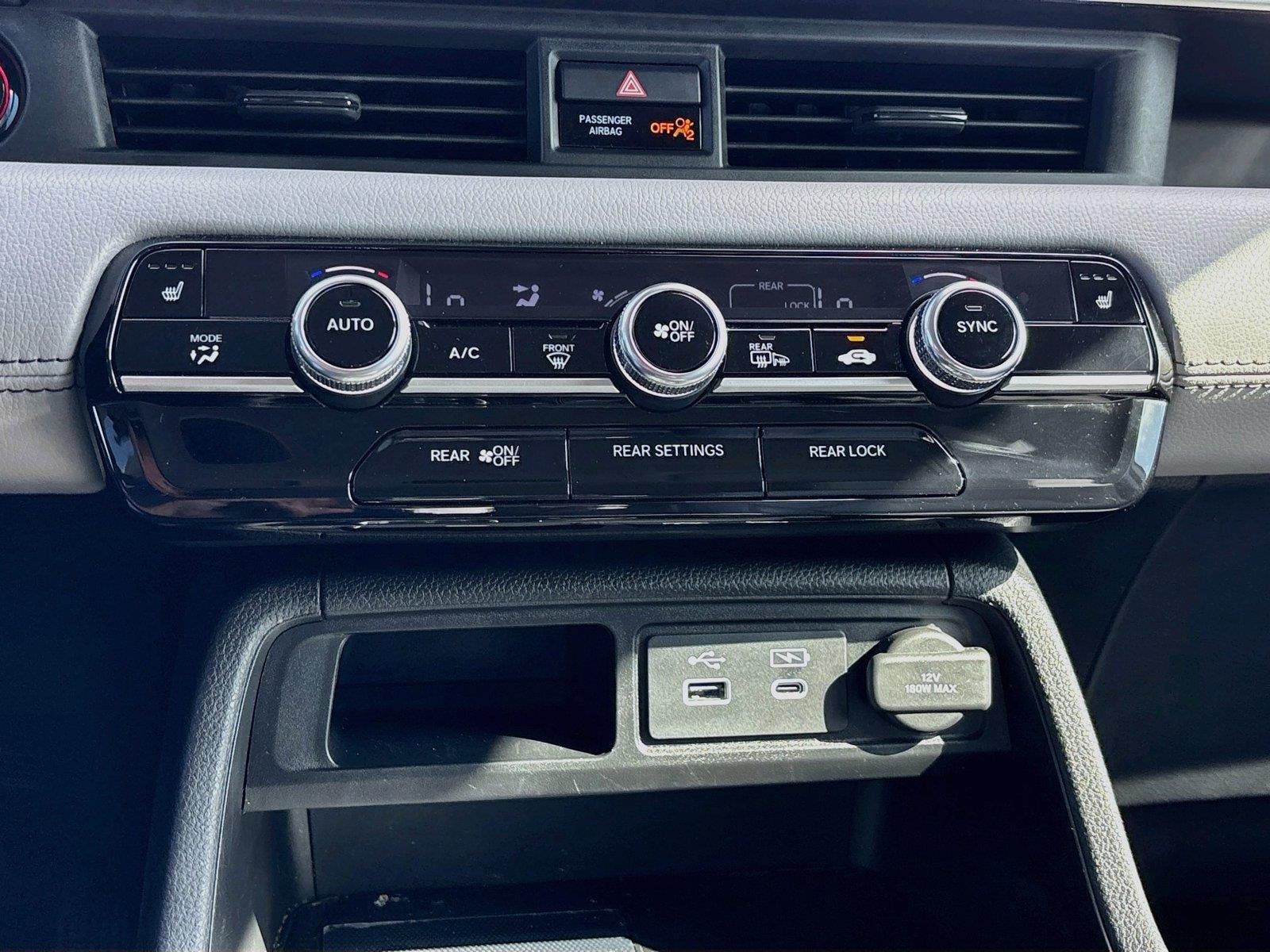 2023 Honda Pilot EX-L w/Rear Captain's Chairs