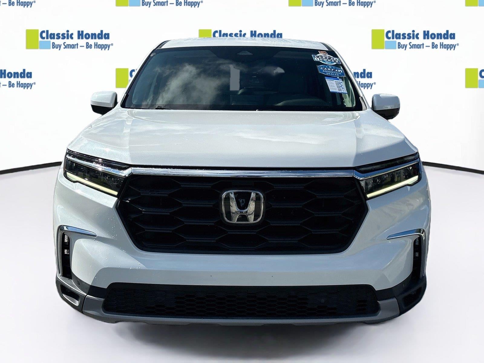 2023 Honda Pilot EX-L w/Rear Captain's Chairs
