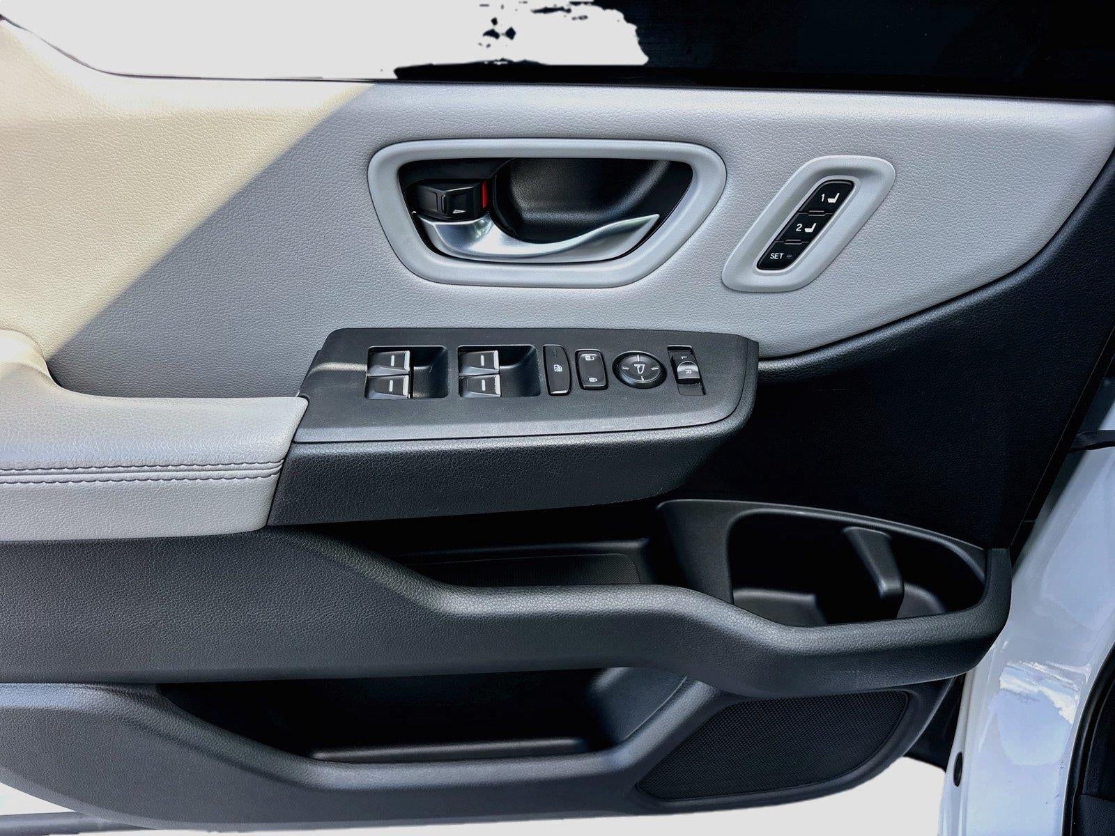 2023 Honda Pilot EX-L w/Rear Captain's Chairs