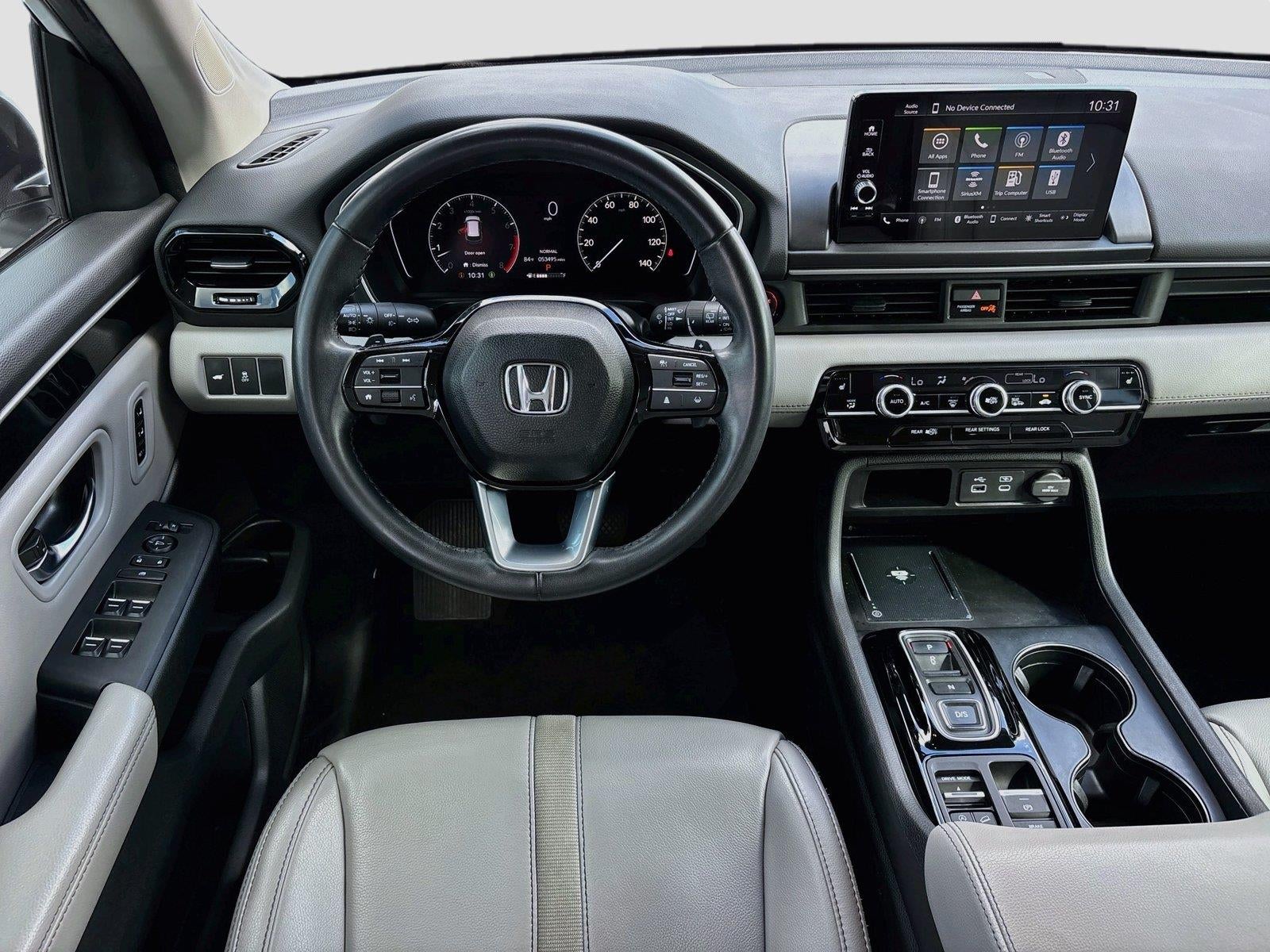 2023 Honda Pilot EX-L w/Rear Captain's Chairs