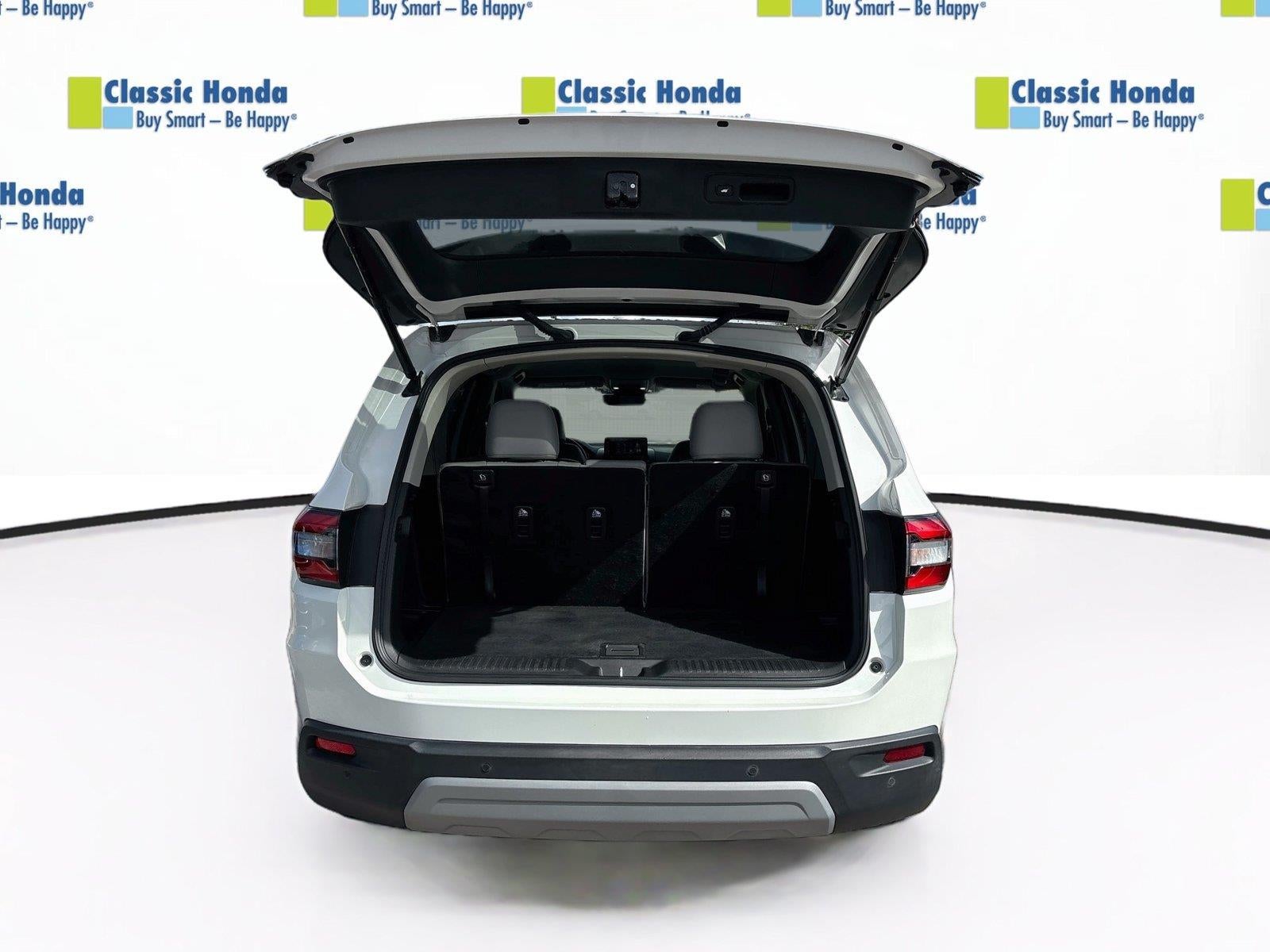 2023 Honda Pilot EX-L w/Rear Captain's Chairs