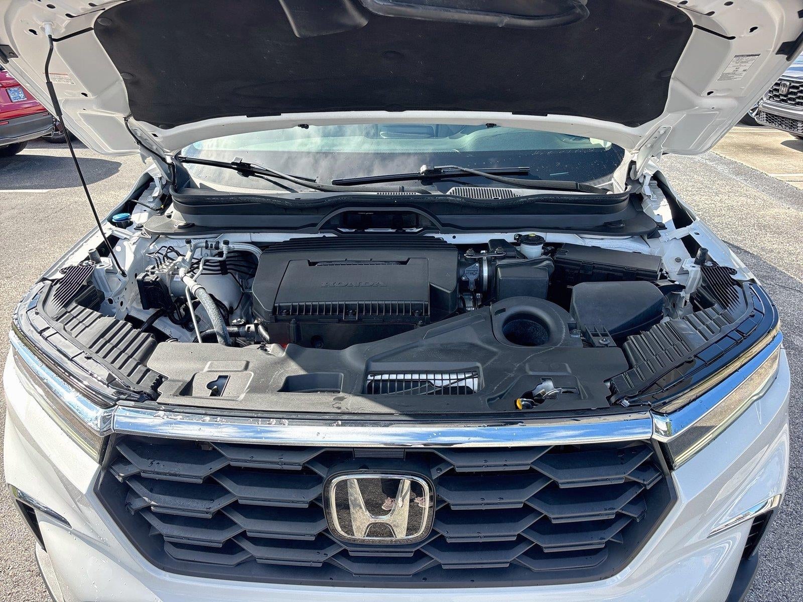 2023 Honda Pilot EX-L w/Rear Captain's Chairs