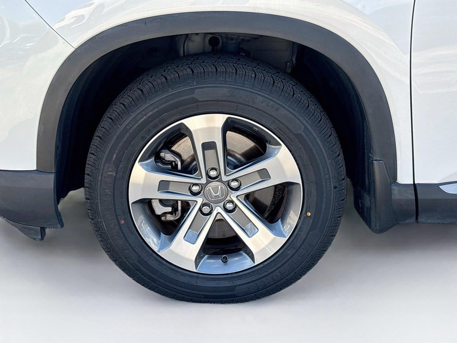 2023 Honda Pilot EX-L w/Rear Captain's Chairs