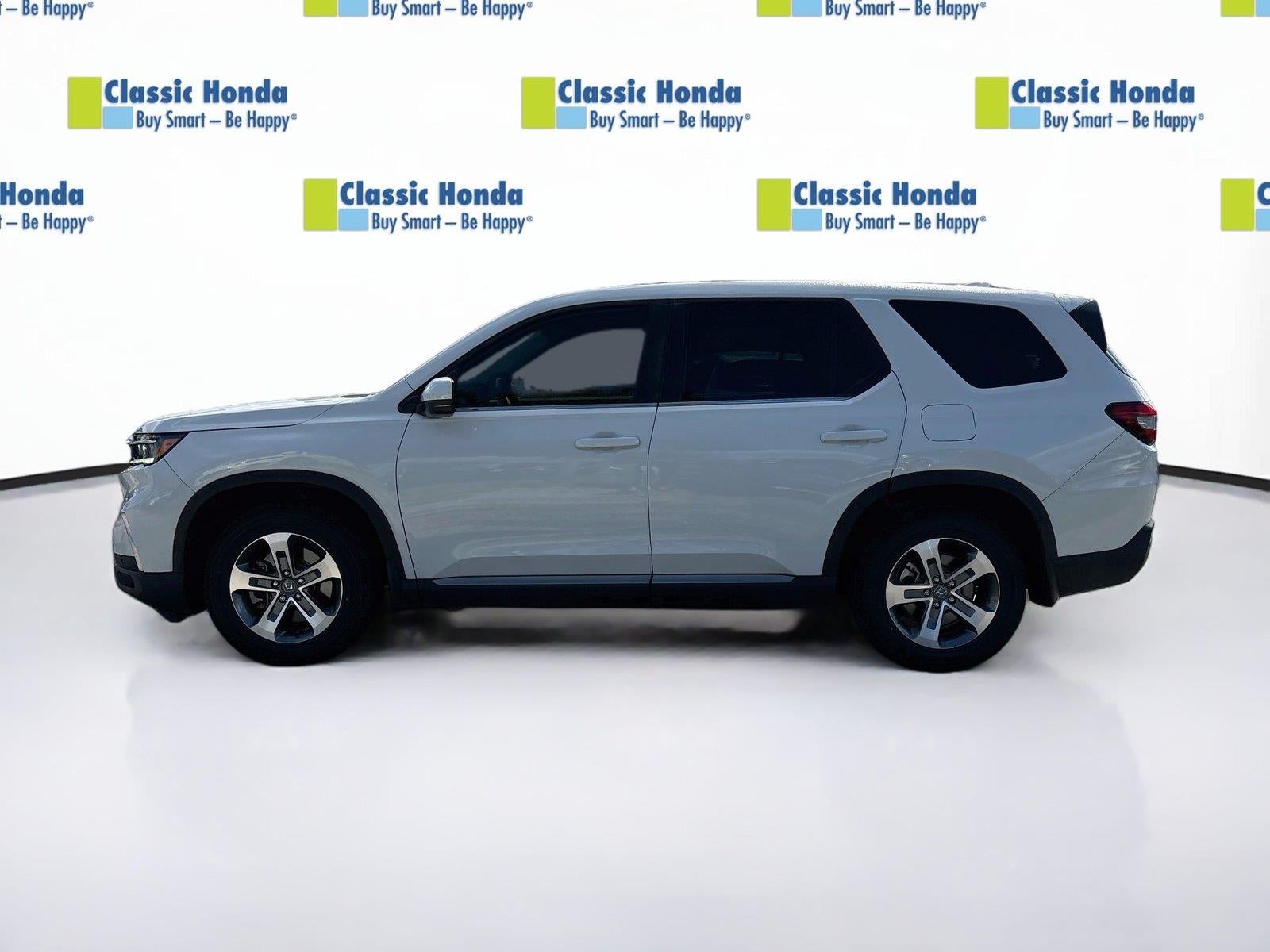 2023 Honda Pilot EX-L w/Rear Captain's Chairs