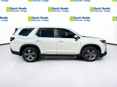 2023 Honda Pilot EX-L w/Rear Captain's Chairs