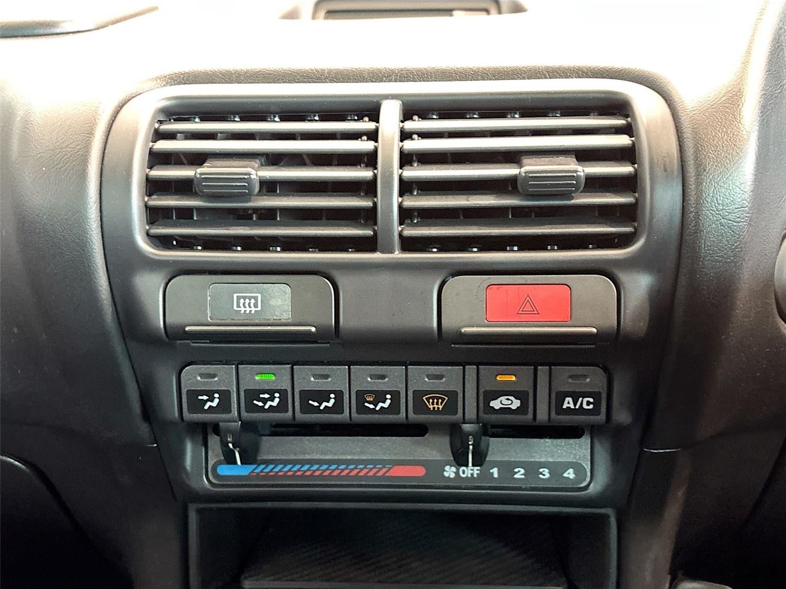 1998 Honda INTEGRA Base