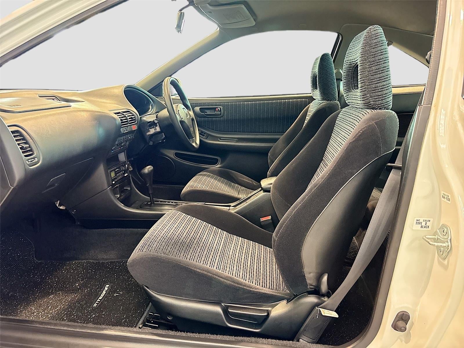 1998 Honda INTEGRA Base