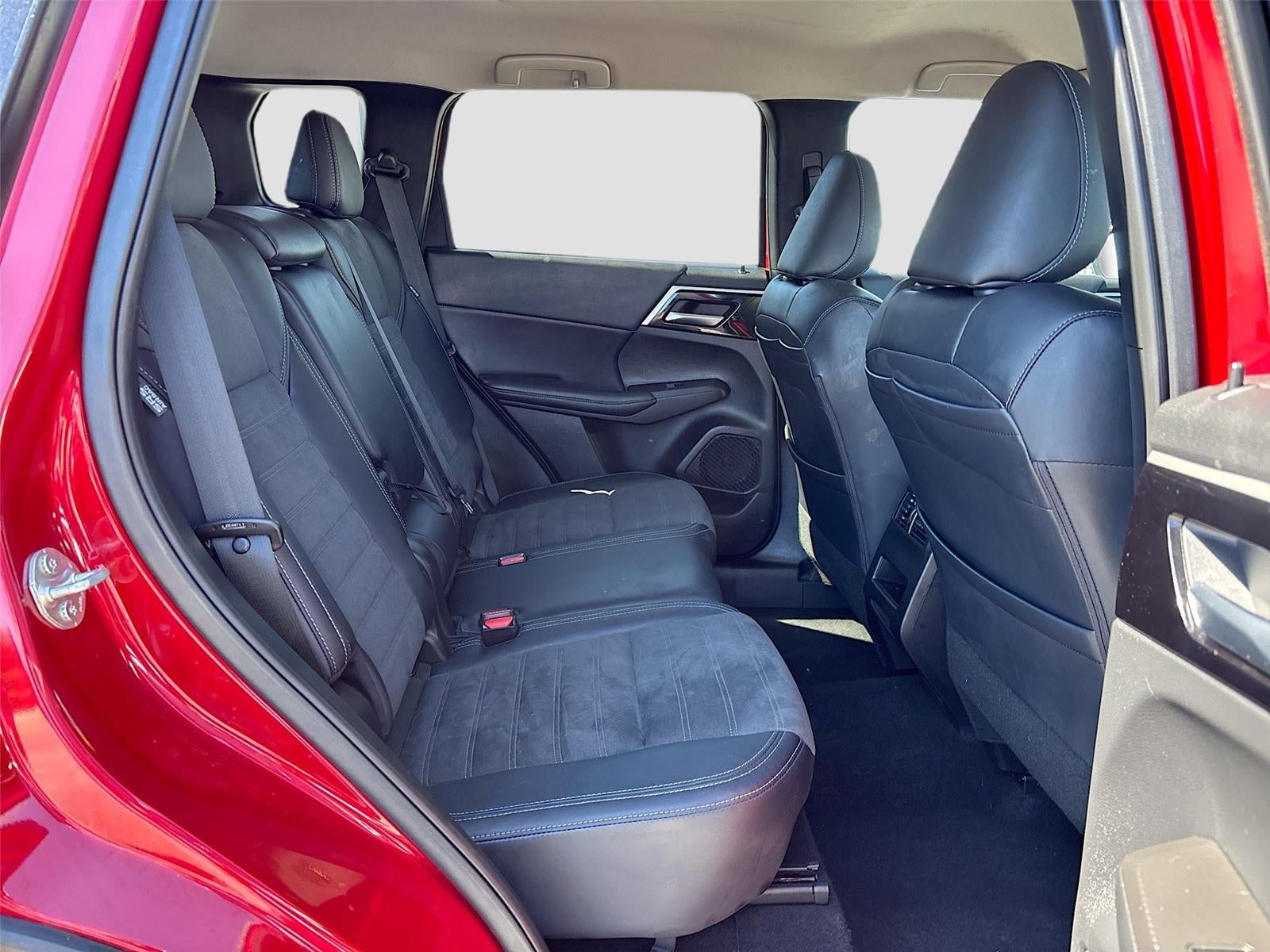 2024 Mitsubishi Outlander SE