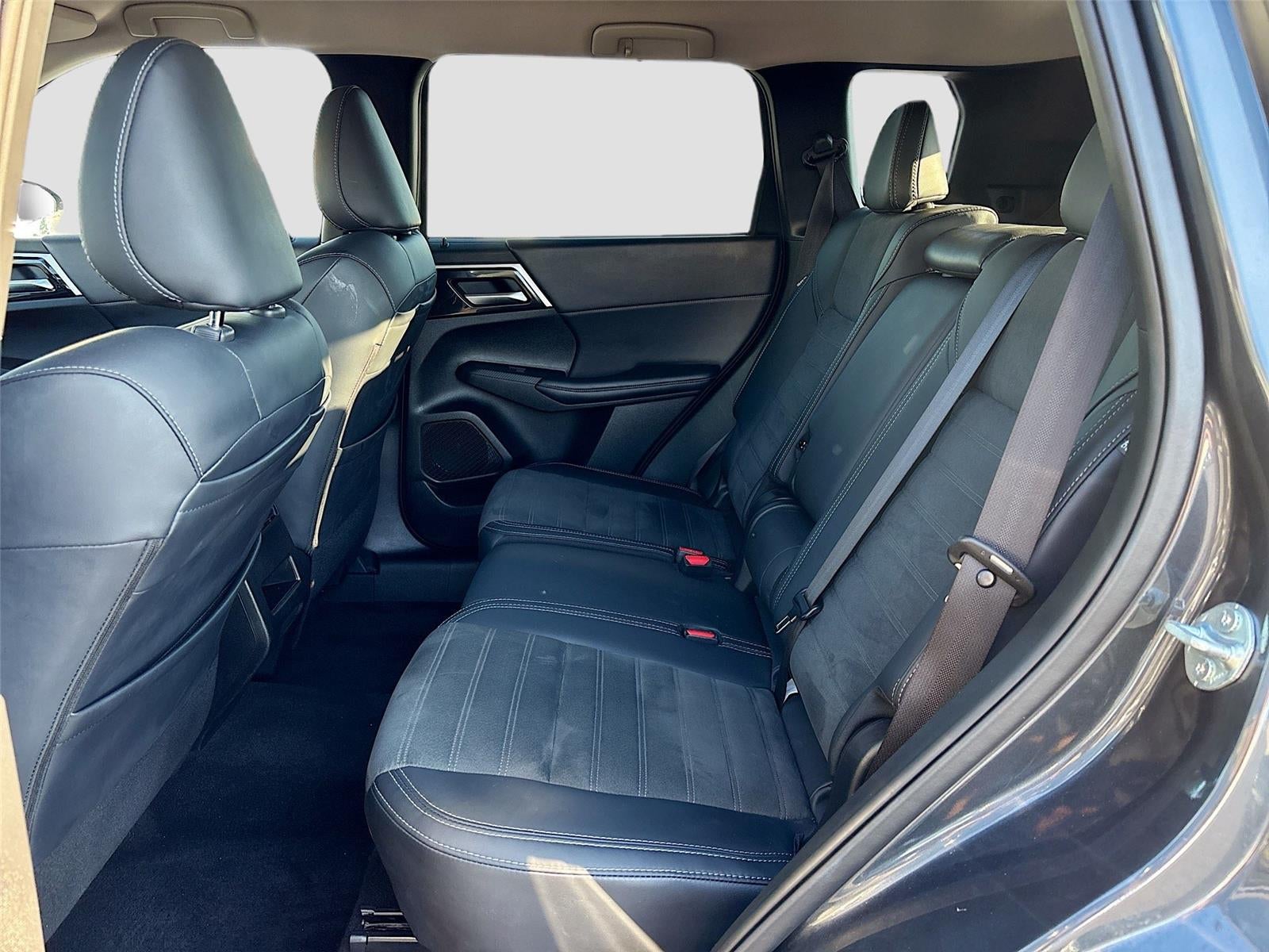 2024 Mitsubishi Outlander SE