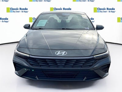 2024 Hyundai Elantra SE