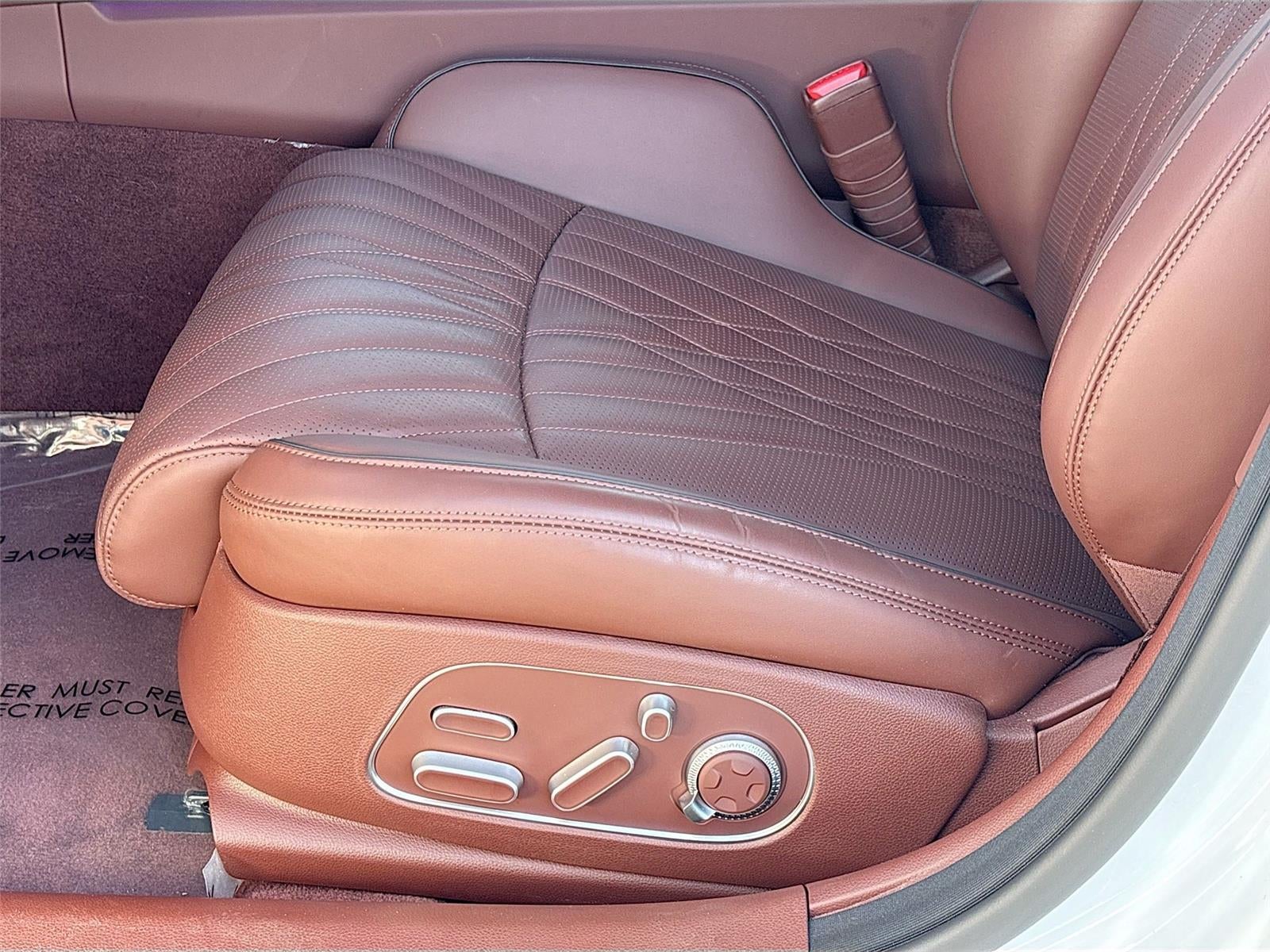 2025 Genesis G90 e-SC