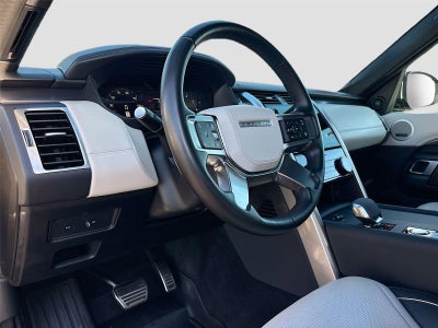 2024 Land Rover Discovery Metropolitan Edition