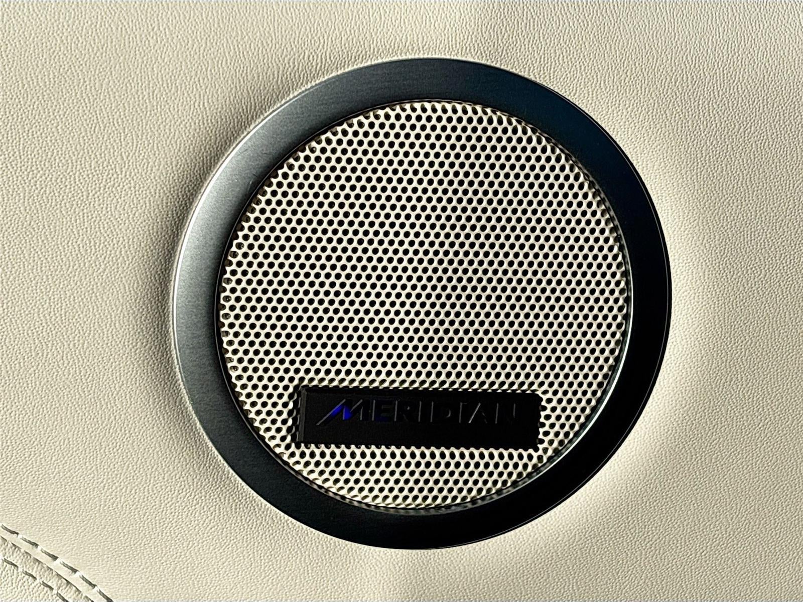 2024 Land Rover Discovery Metropolitan Edition