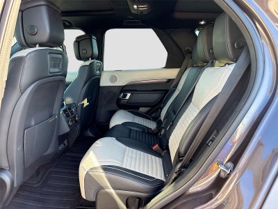 2024 Land Rover Discovery Metropolitan Edition