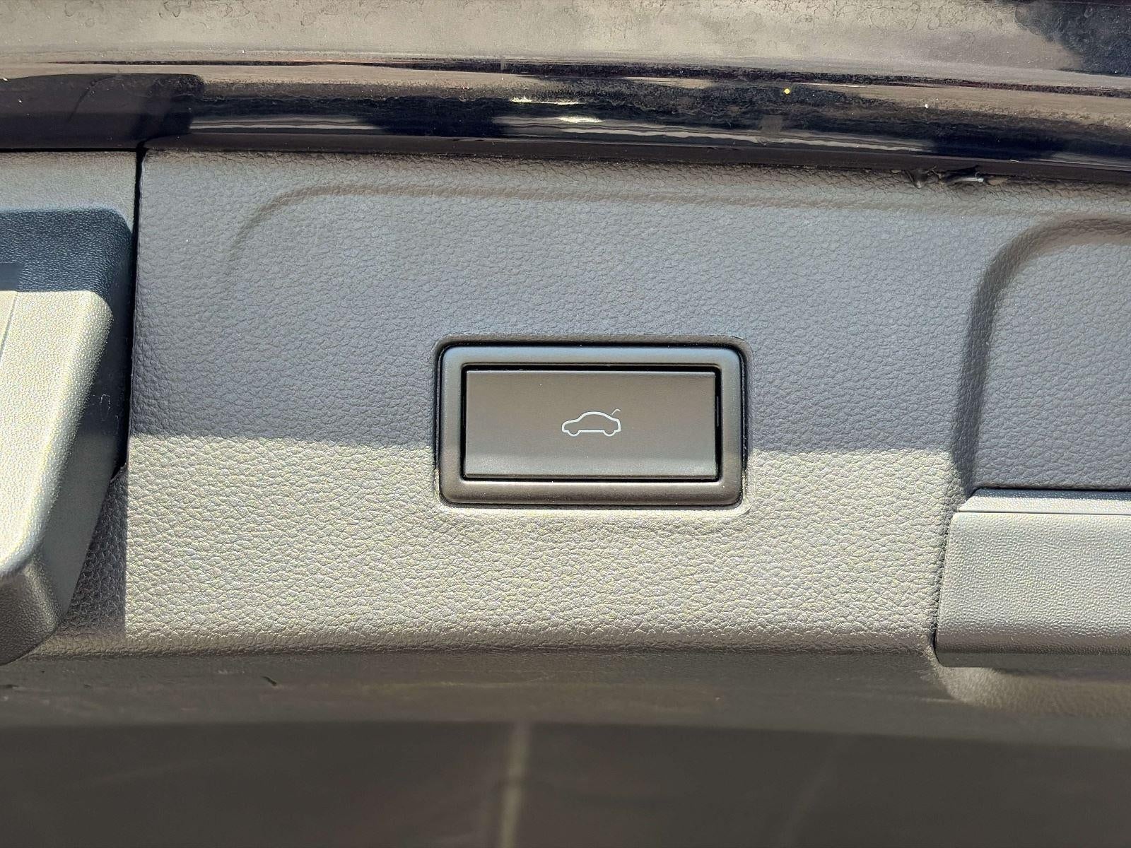 2021 Volkswagen Atlas 3.6L V6 SE w/Technology R-Line