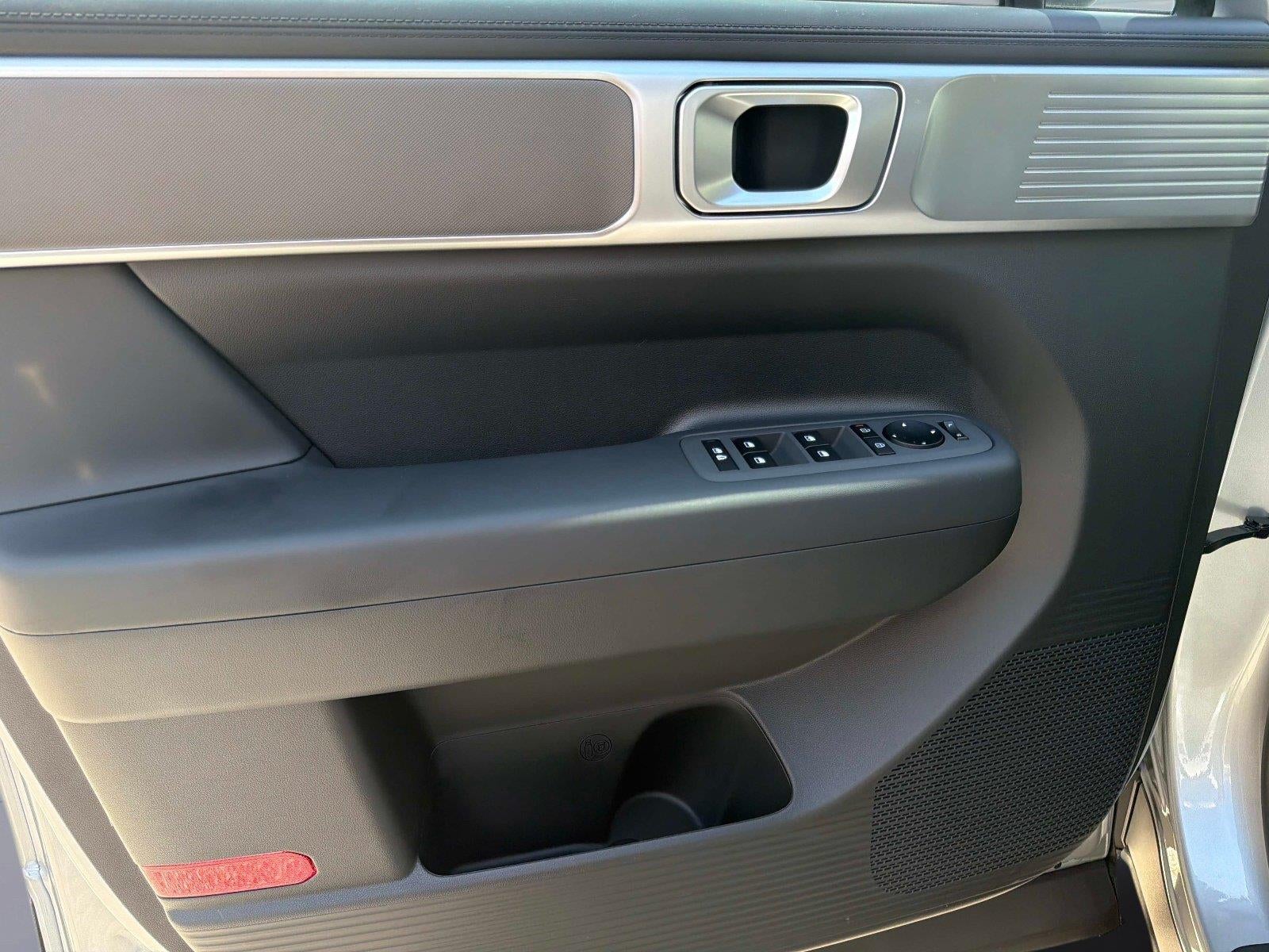 2027 Hyundai Santa Fe SE