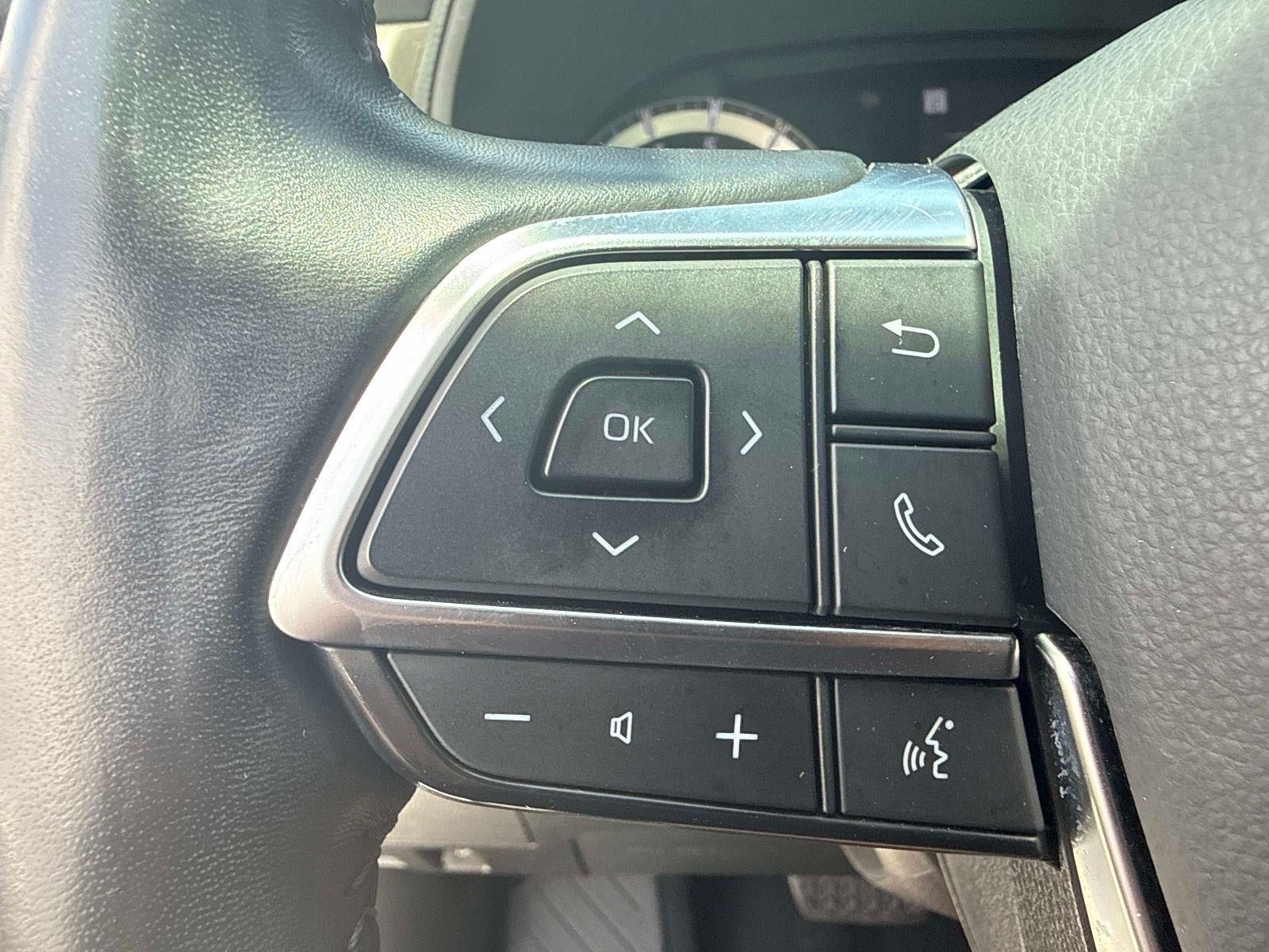 2020 Toyota Highlander LE