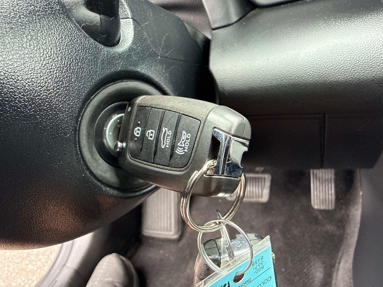 2022 Hyundai Elantra SE