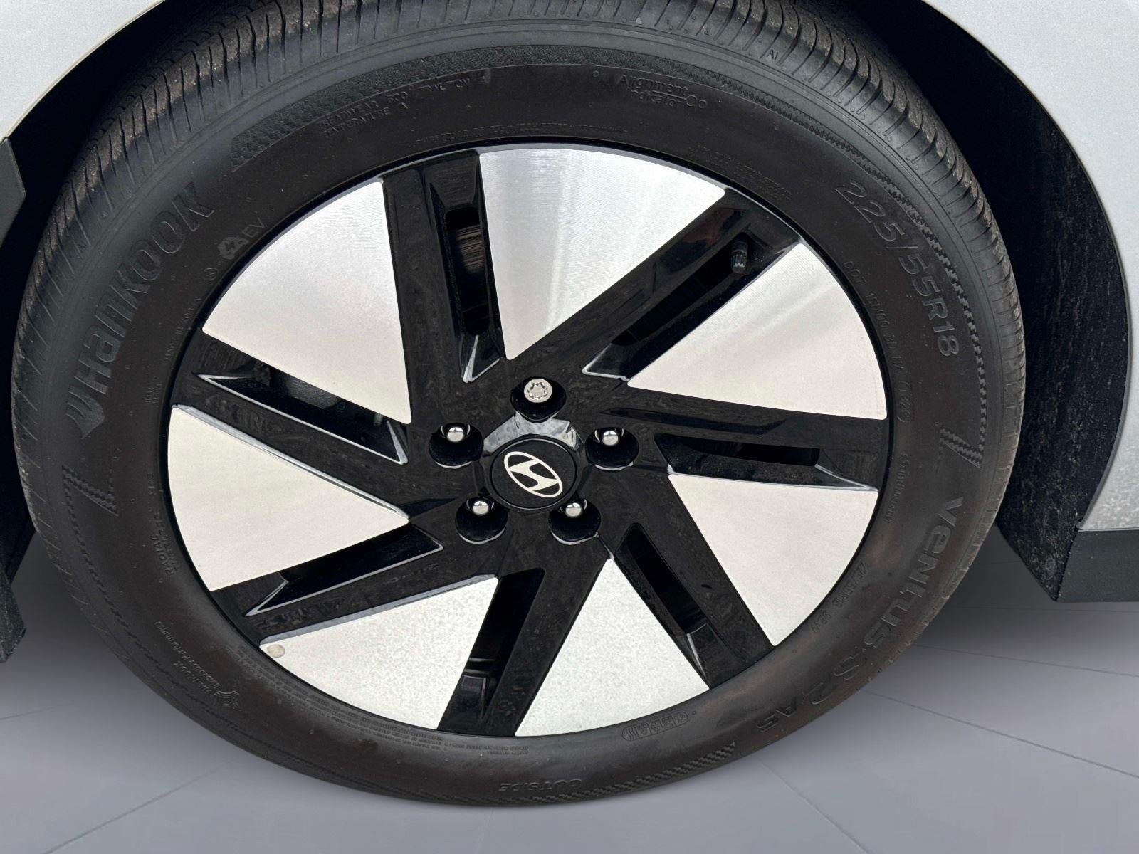 2023 Hyundai IONIQ 6 SE Standard Range