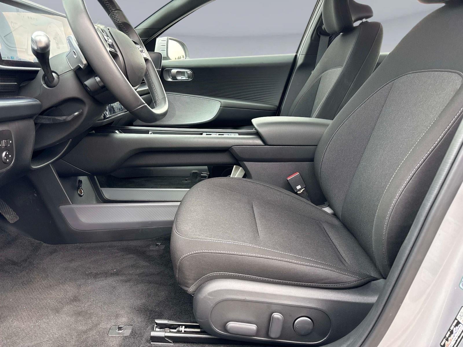 2023 Hyundai IONIQ 6 SE Standard Range