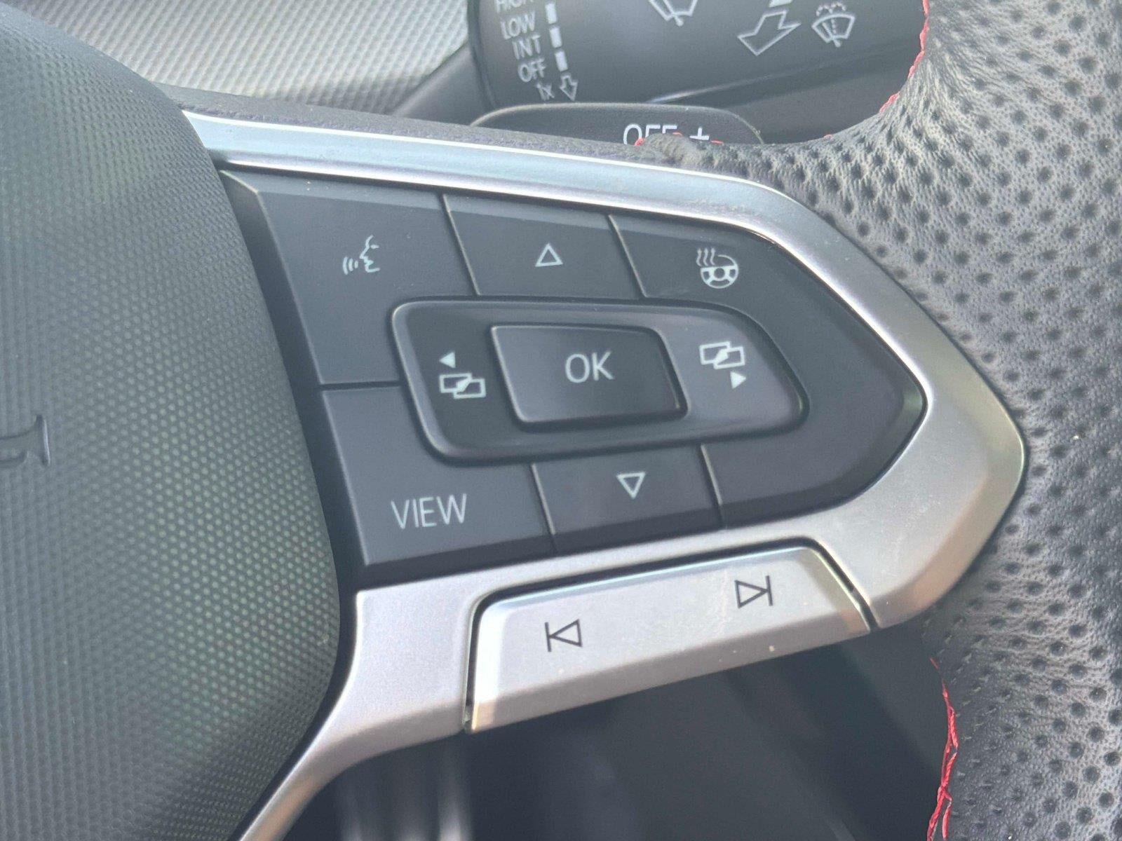 2025 Volkswagen Golf GTI SE