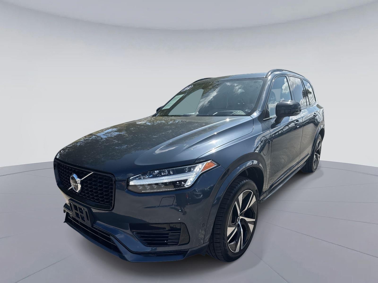 2022 Volvo XC90 Recharge Plug-In Hybrid R-Design