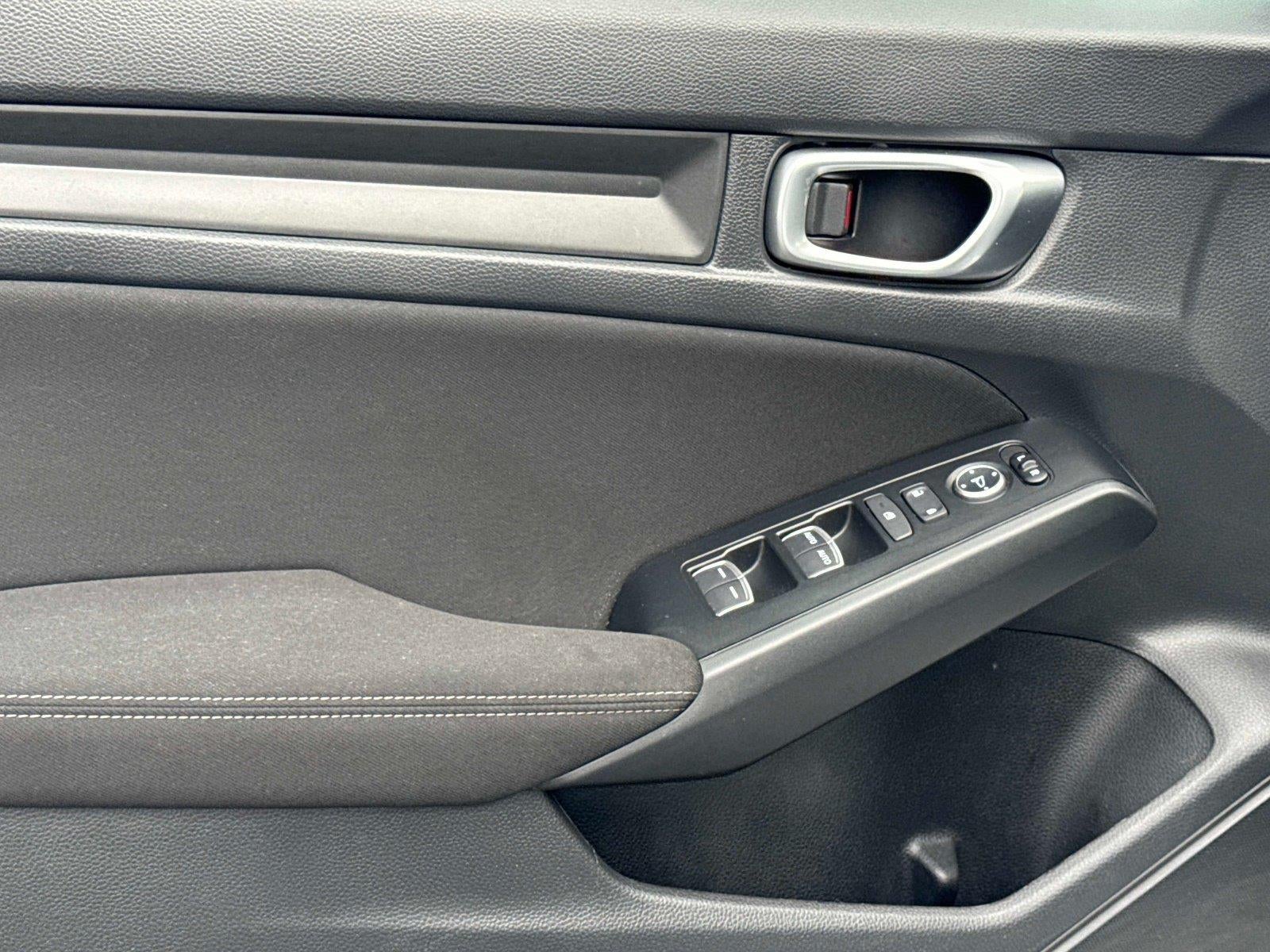 2023 Honda Civic Hatchback LX - Photo 16