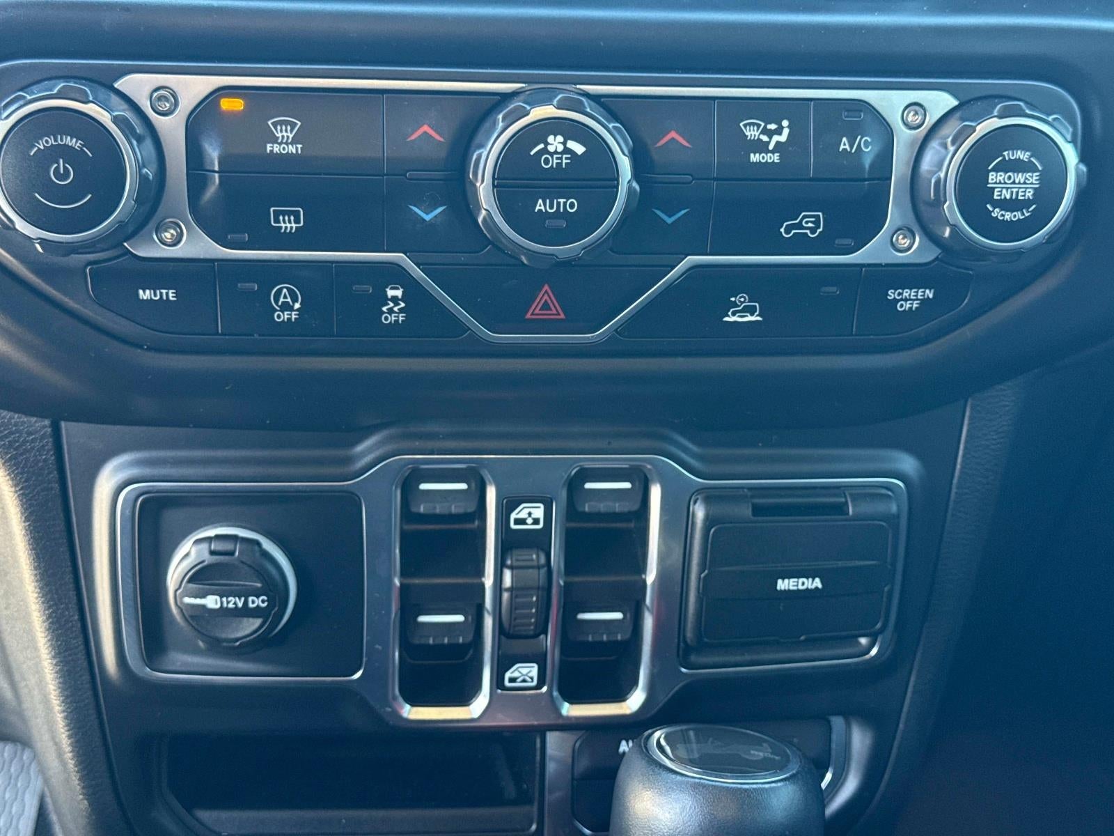 2023 Jeep Wrangler Sahara Altitude