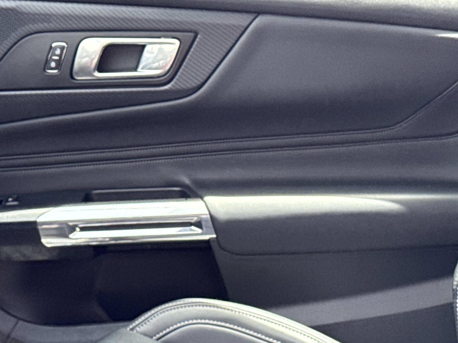 2026 Ford MUSTANG Base
