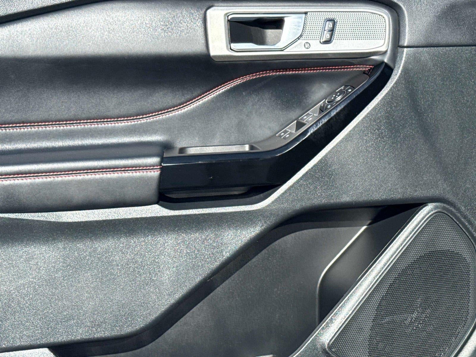 2024 Ford Explorer ST-Line