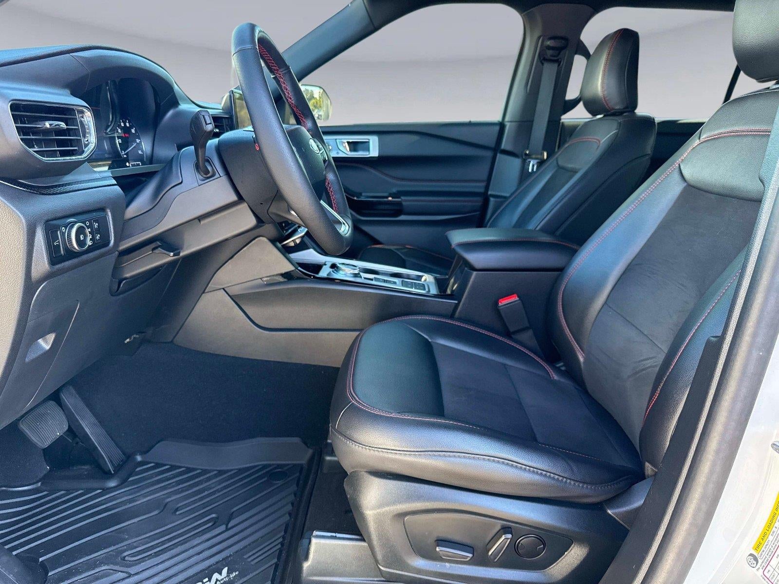 2024 Ford Explorer ST-Line