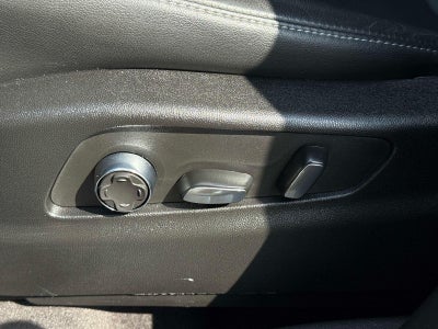 2025 Cadillac XT4 FWD Premium Luxury