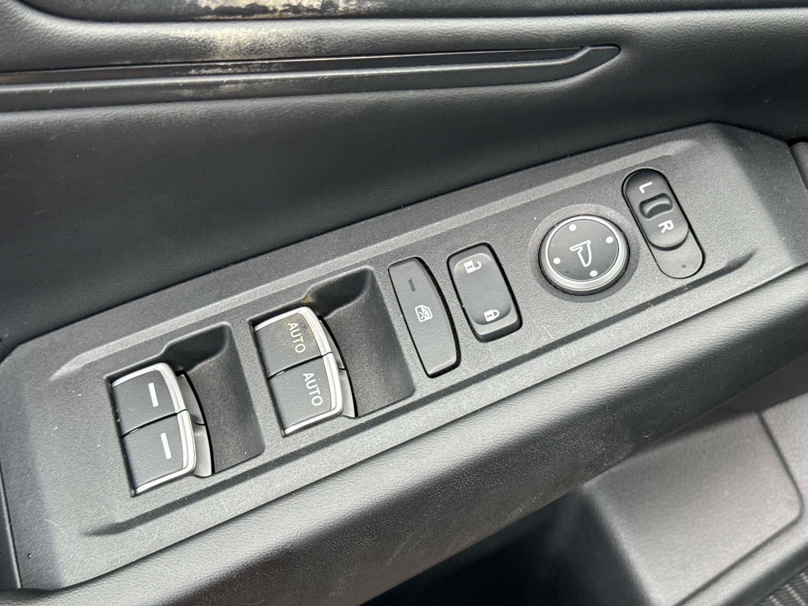 2023 Honda Accord EX - Photo 17