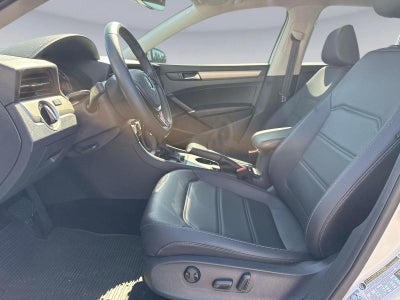 2022 Volkswagen PASSAT 2.0T SE
