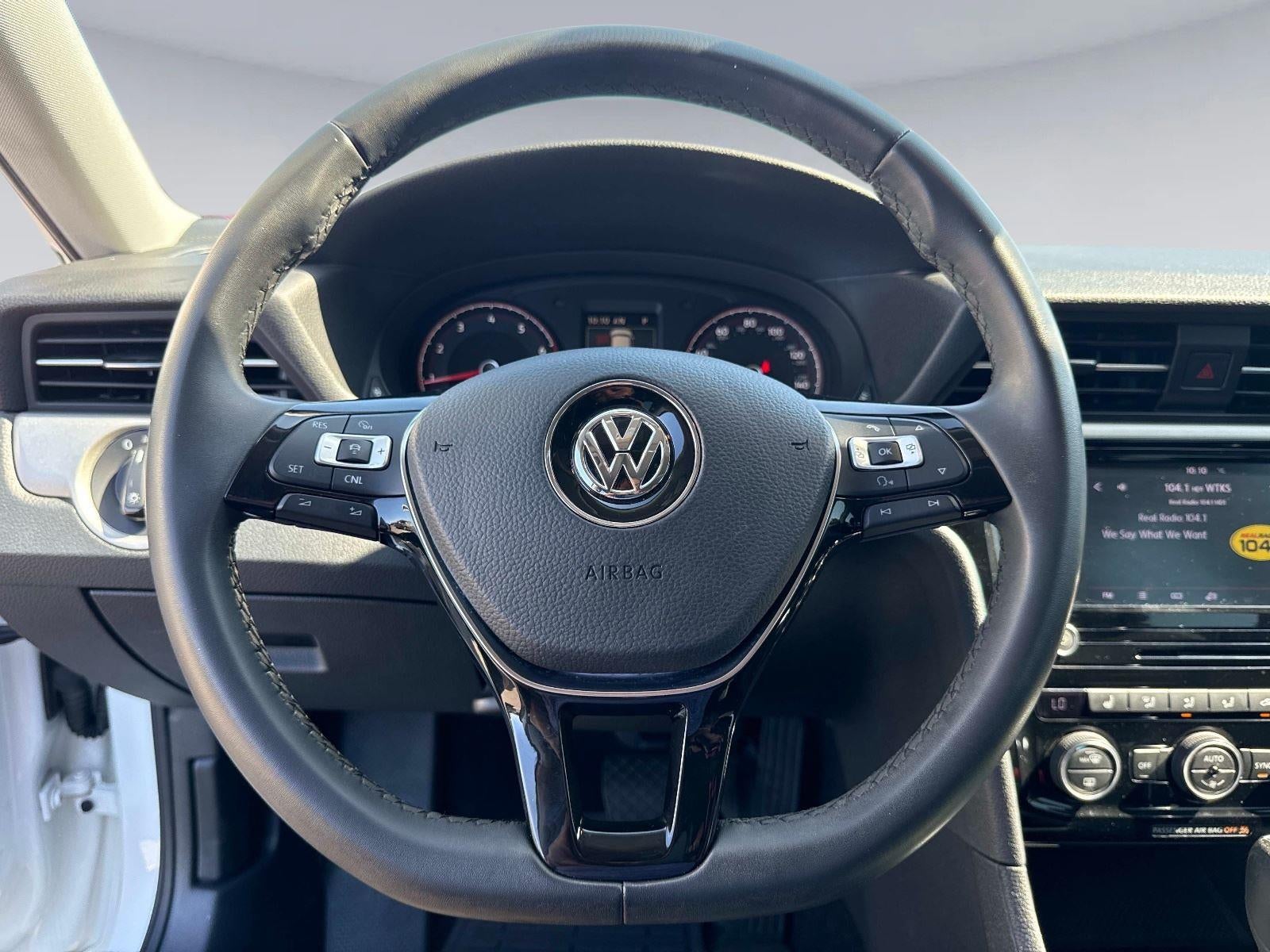 2022 Volkswagen PASSAT 2.0T SE