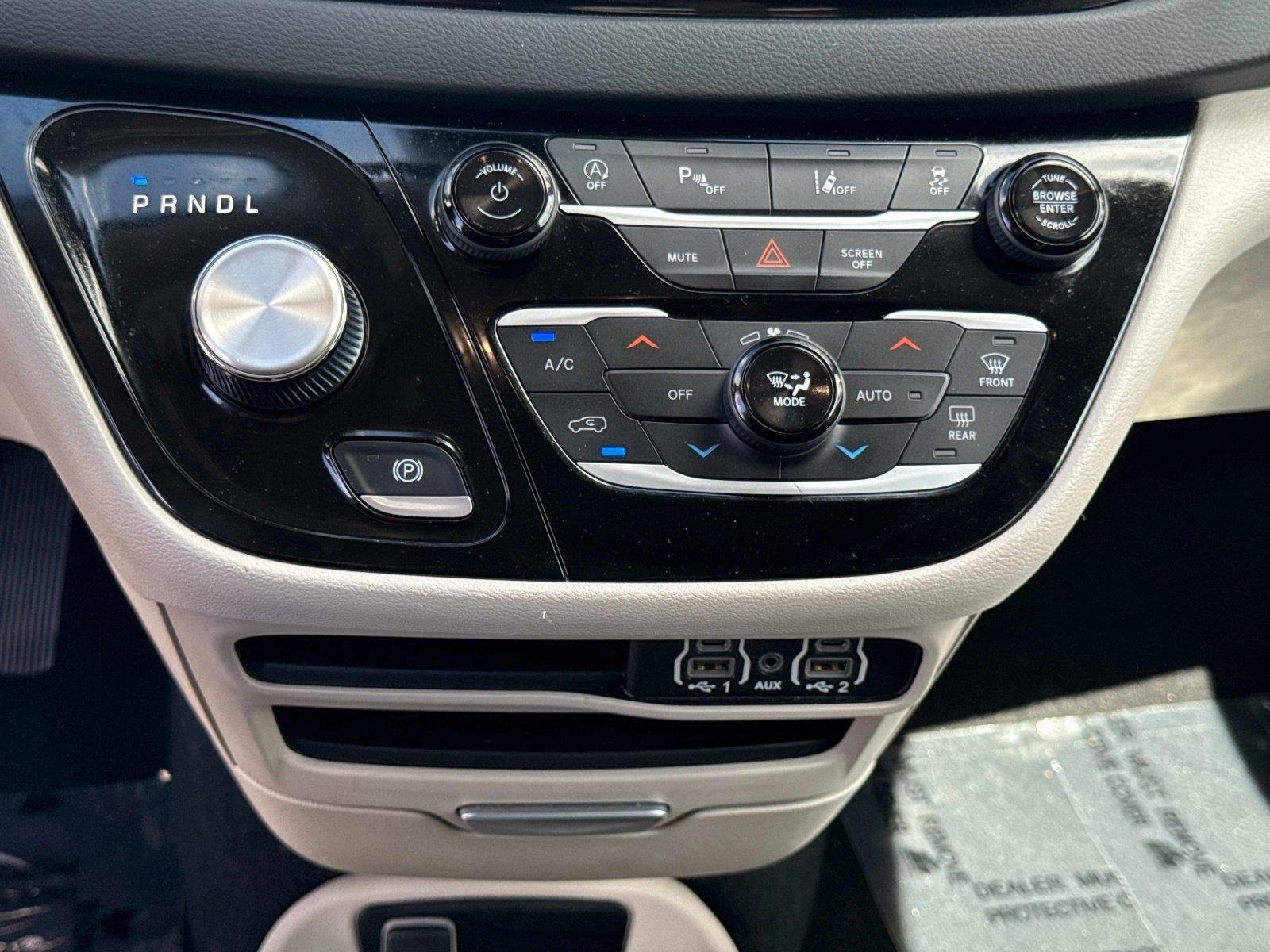 2023 Chrysler Pacifica Touring L